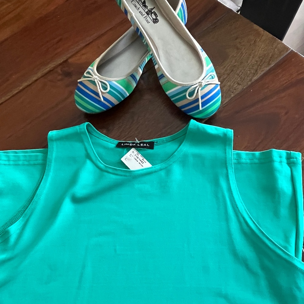 Linda Leal sleeveless shell/tank/base layer